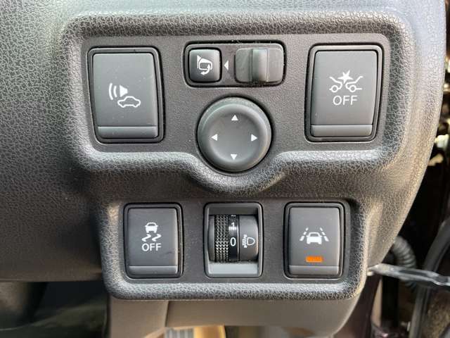 運転席まわりの画像です。