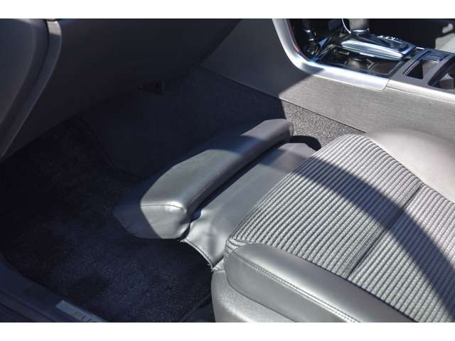 オットマンがついて快適にくつろぐことができます