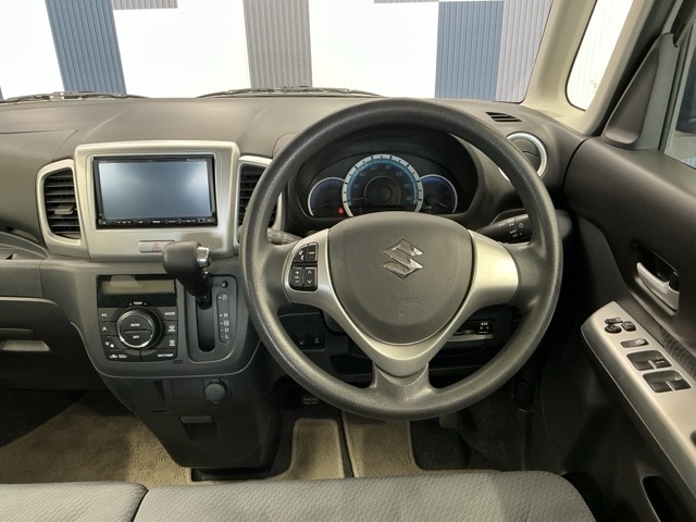 運転しやすいインパネ周りです！見やすいレイアウトで快適なドライブをサポートします！