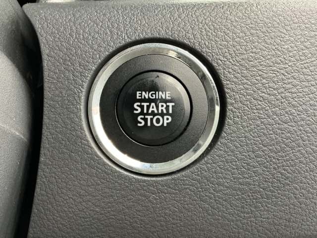 スマートエントリーシステム仕様のプッシュエンジンスタート/ストップスイッチ付きです！