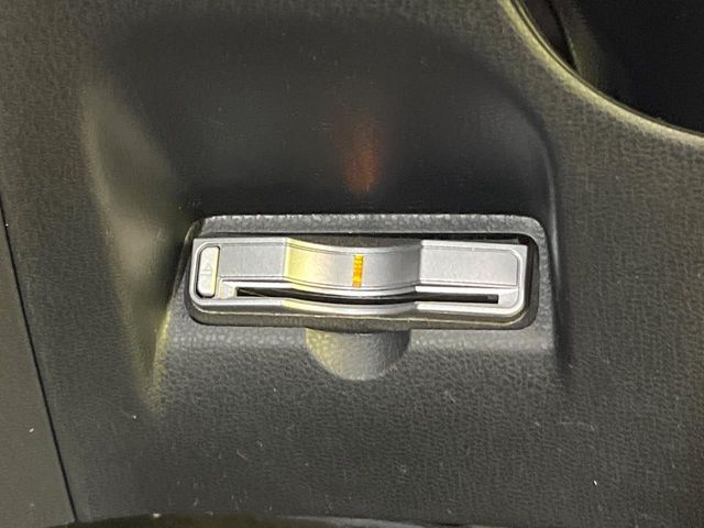 【ETC】高速道路の料金所をストレスなく通過！話題のスポットやサービスエリアに多い「スマートIC」利用時は必須のアイテムです。当店でセットアップを実施、ご納車当日からすぐにご利用いただけます！