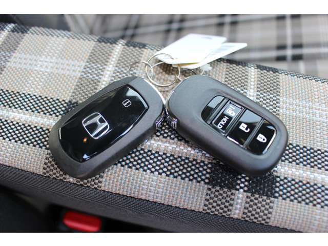 自社の鈑金工場もございますので、万が一のお車の傷直しも当店にお任せ下さい！