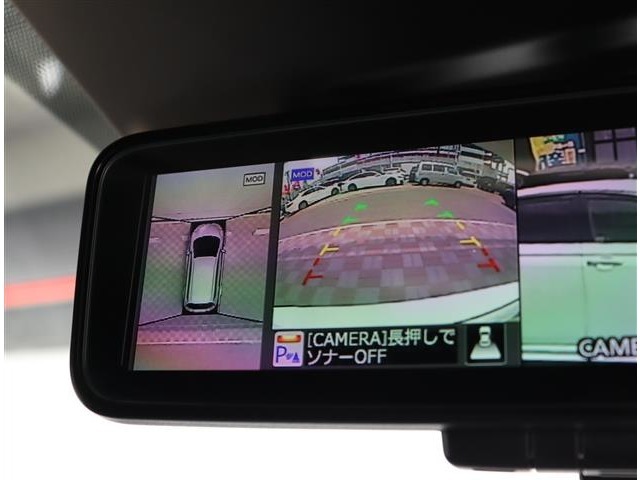 お車選びをお楽しみ頂けるよう、在庫車の展示スペースを十分に確保しております。
