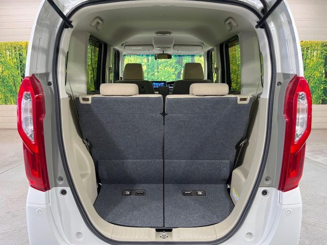 普段のお買い物や通勤、送迎等に十分な荷室スペースを確保しております。セカンドシートを倒すと、大きな荷物の積載も可能です♪