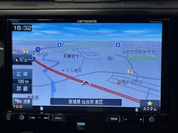 【ナビ】各種オーディオメディアをお楽しみいただけます。自分の現在地を確認できる事と目的地までのルート案内げできます。ドライバーはモニター上に映し出された地図で確認することができます。