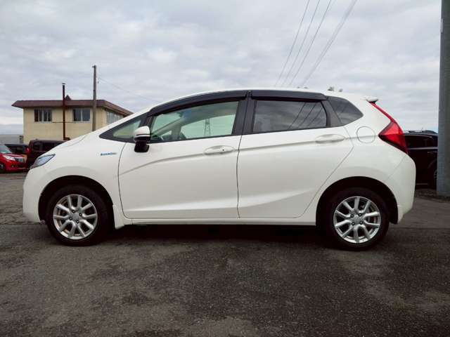 ★画像や動画を見ただけでお車の検討を進める事に抵抗がある方でも気軽に利用できるオンライン商談ならお車の検討はもちろん営業担当や店舗の様子も生中継でご覧いただけますので安心してお車をご検討頂けます。