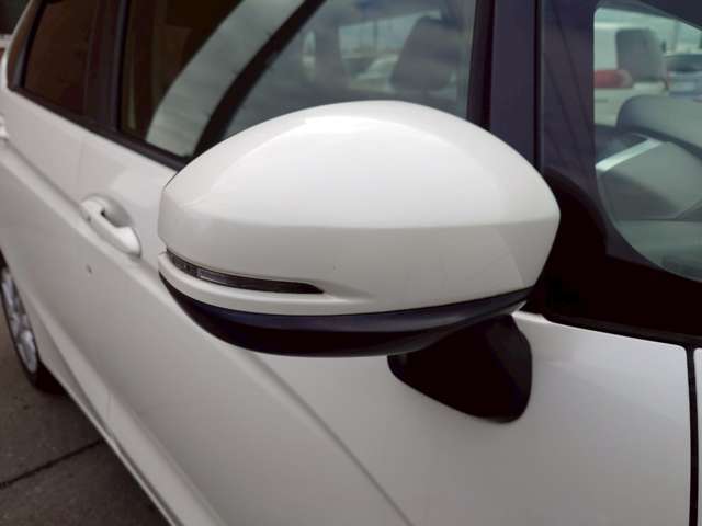 国から許可を得た認証工場だからこそできる手厚いメンテナンス！オイル、フィルター、ワイパーなど基本セットからナビやドラレコ、タイヤなどなど、購入時にまとめてならお得です！その他用品も取り扱っております。