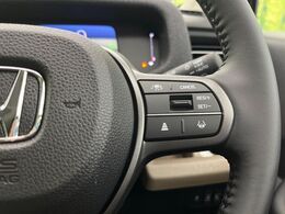 【アダプティブクルーズコントロール】高速道路での長距離走行が楽に！！自動で速度を保つクルーズコントロールが、衝突軽減システムと連携し、前方の車両を感知して車間を保つように速度調節してくれます！！