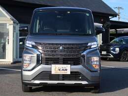 オートマチックハイビーム機能付きLEDヘッドライト＆フォグランプを装備。