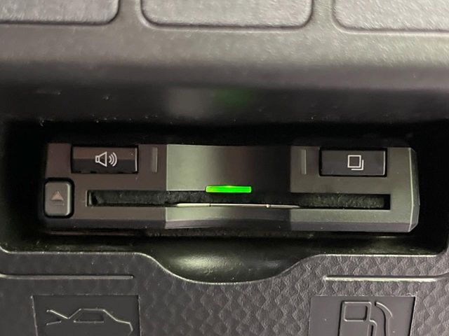 【ETC】高速道路の料金所をストレスなく通過！話題のスポットやサービスエリアに多い「スマートIC」利用時は必須のアイテムです。当店でセットアップを実施、ご納車当日からすぐにご利用いただけます！