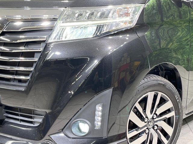 【LEDヘッドライト】悪天候や夜間走行時も良好な視界を確保し安心して運転できる高輝度LEDヘッドライトを装備！点灯速度が早く、消費電力も抑えられています。