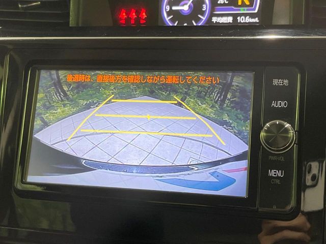 【バックカメラ】駐車時に後方がリアルタイム映像で確認できます。大型商業施設や立体駐車場での駐車時や、夜間のバック時に大活躍！運転スキルに関わらず、今や必須となった装備のひとつです！