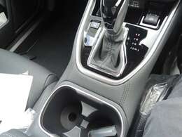 民間指定車検場も完備しておりますその他にも自動車保険・タイヤ・アルミホイール・電装部品お取り付けお車に関することであれば何でもご相談下さい
