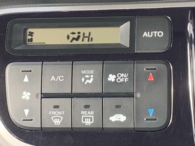 【運転席操作部】運転に役立つ機能ばかり！快適なドライブにしてくれること間違いなし！！