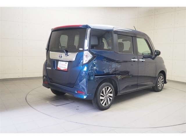 おひとり、恋人、ご友人、ご家族など、少人数でも大人数でもお出かけが楽しめます。この車で楽しいドライビングライフを送りましょう♪