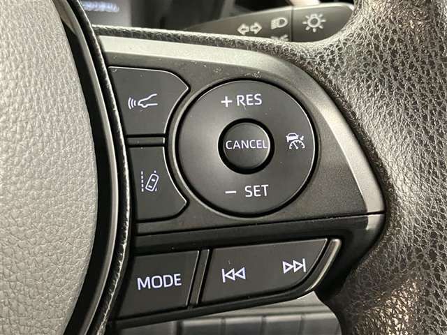 当社でご購入していただいた全ての車両はご納車前に、しっかり点検・整備してからのご納車になります。点検部位はエンジンオイル交換・ワイパーゴム・ブレーキ点検・調整・その他を確認の上ご納車致します。