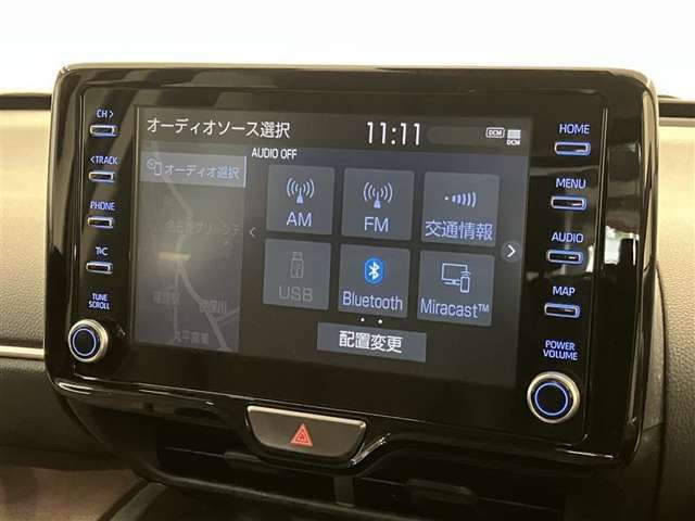 【Bluetooth接続できます♪】　スマートフォンやポータブルオーディオで持ち歩いているお気に入りの曲をBluetoothでワイヤレス再生できます♪　ドライブがさらに楽しくなりますネ♪