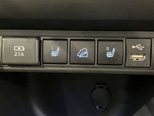 【シートヒーター】　シートヒーター付いてます♪エアコンより先に温まるので冬場の運転も快適です♪