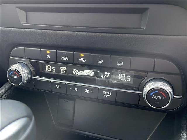 【　オートエアコン　】車内温度を感知して自動で温度調整をしてくれるのでいつでも快適な車内空間を創り上げます！