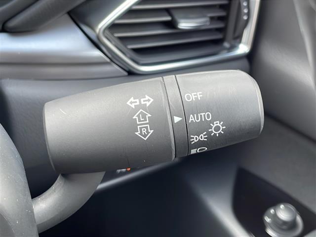 【　オートライト　】オートライトなのでライトの点け忘れを気にすることなく運転が出来ます♪