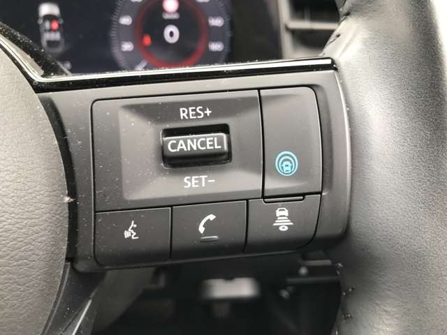 クルーズコントロール機能で長時間運転の疲れを軽減してくれます。