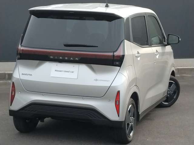 ご購入後のお車の保証は全国の日産販売店で対応できるワイド保証（1年間）又はライト保証（3ヶ月間）が無料付帯されています。走行距離無制限の日産ワイド保証付きだからとても安心。