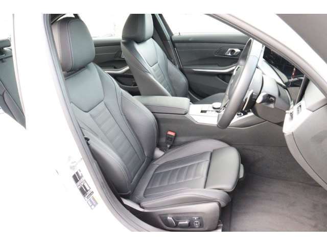 自動車保険も純正のクオリティをお届け致します。正規ディーラーのみが取り扱い可能な、BMWオーナー様専用自動車保険をご用意致しております。正規ディーラーでご購入を頂いたオーナー様のみがご加入頂けます。