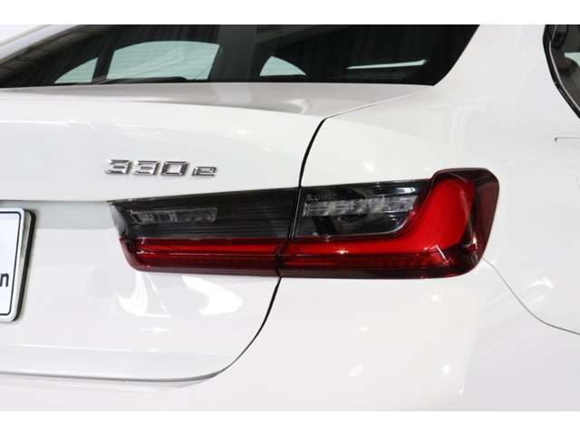 ご納車後は、日本全国のBMW正規ディーラーにて保証整備、一般整備、点検整備、車検整備をお受けいただけますのでご安心下さい。保証修理費用をお立替頂くなどのご面倒もございません。