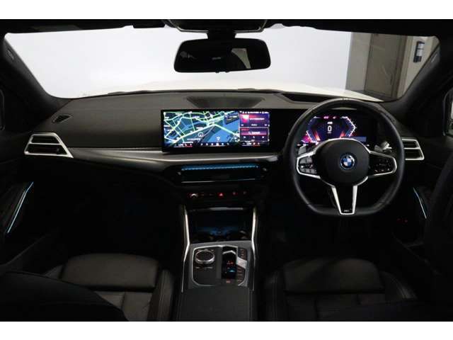 エンジンやトランスミッション、ブレーキ等の主要部分はご購入後、規定期間走行距離無制限の保証。万一、修理が必要な場合は工賃まで含めて無料で対応致します。