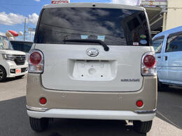 当店(下妻店)の特徴2　★板金工場併設店の為　車両1台1台綺麗に磨いており中古車でも艶引けや傷だらけという事はありません★