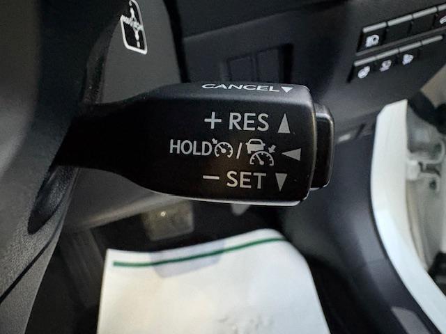 【運転席操作部】『運転席周辺の装備』の画像になります。快適なドライブを楽しむための機能が装備されています！運転席から触れるので使いやすいです！