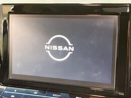 【純正10インチナビ】人気の純正ナビを装備。オーディオ機能も充実しており、Bluetooth接続すればお持ちのスマホやMP3プレイヤーの音楽を再生可能！毎日の運転がさらに楽しくなります！！