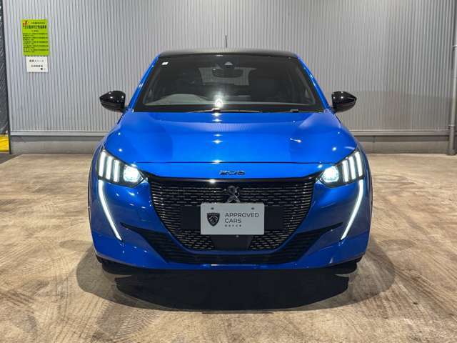ボディカラーはヴァーティゴ・ブルーです。