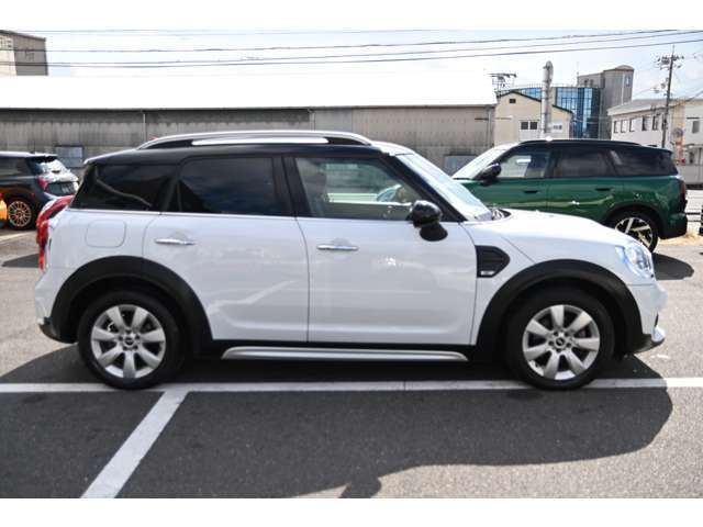 ロングホイールベース、ショートオーバーハングで取り回しの良さを実現しております！