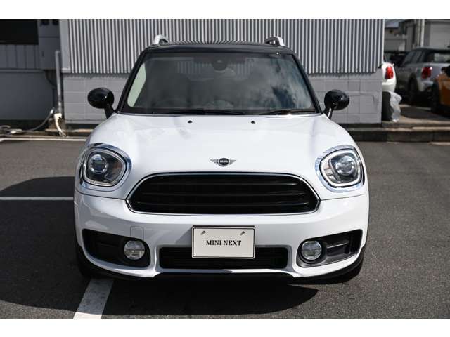 MINIの中では大きいサイズですが運転してみるとかなり運転がしやすく女性の方でも問題ございません。