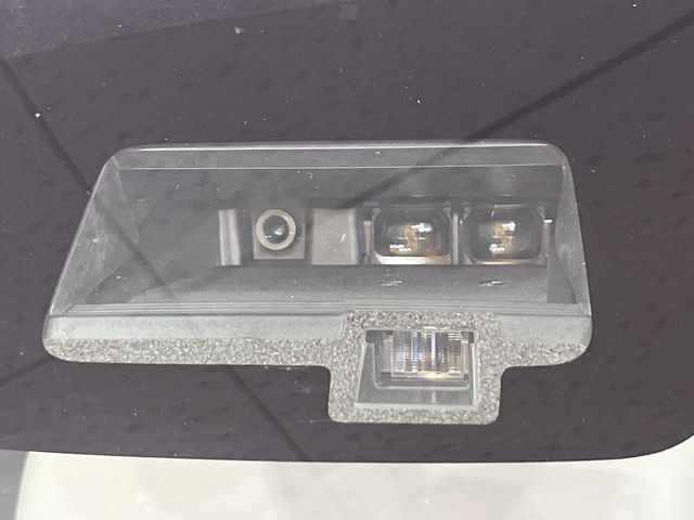 【スズキ　セーフティサポート】走行中に前方の車両等を認識し、衝突しそうな時は警報とブレーキで衝突回避と被害軽減をアシスト。より安全にドライブをお楽しみいただけます。