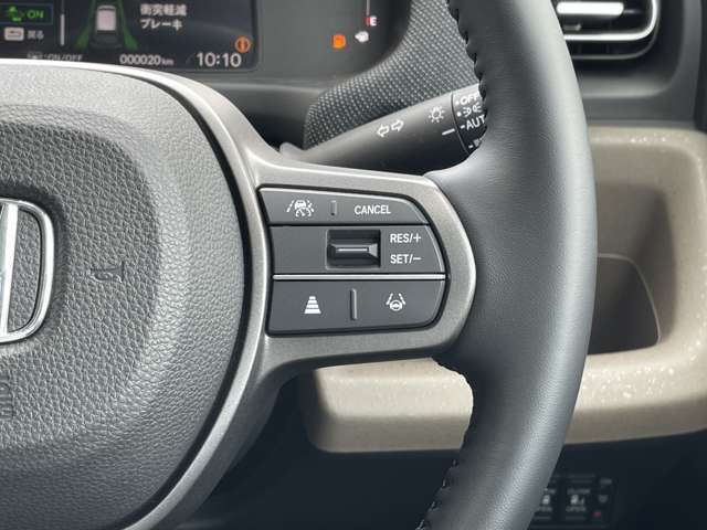 ◆【アダプティブクルーズコントロール（ACC）】適切な車間距離を保ちながら先行車に追従走行できます！機能には限界があるためご注意ください。