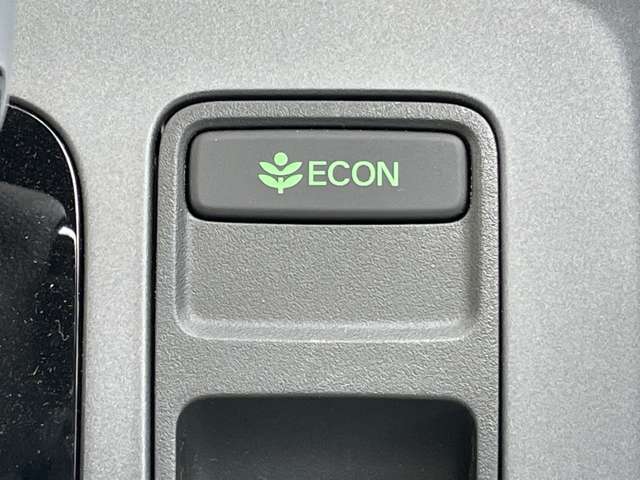 ◆【ECONモード（イーコン）】クルマの動きを管理するシステムです。燃費を優先に自動制御されるもので、低燃費走行を自然にできるようになります。