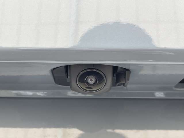 ◆【バックモニター】後ろのカメラの映像をモニターに映し出すことができます！後方の見えない死角や、障害物との距離感をしっかり確認することができます！駐車が苦手な方におすすめです。
