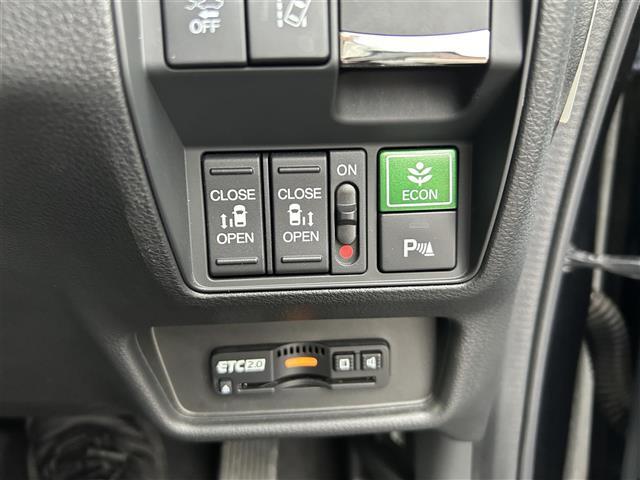 【運転席操作部】快適なドライブを楽しむための機能が装備されています！運転席から触れるので、使いやすいです！除菌プランいれていただくと、さらに清潔で安心していただけます！
