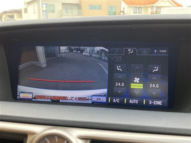 駐車時に安心！！バックカメラ付きなので、見えにくい後方がモニターで確認できて便利です！！
