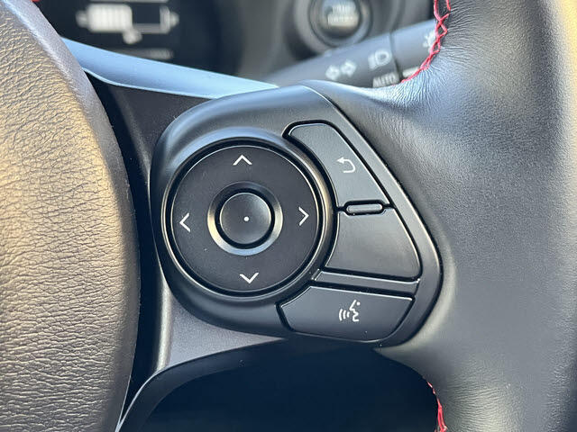 私たち中古車販売店の従業員は日本の全メーカーの車両をたくさん見てきました、通常では気が付かないその車のセールスポイントをそれぞれ知識として持っています、まずはご要望をお聞かせください！！