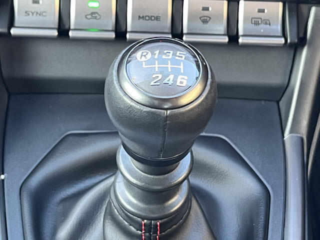 中古車は車種や色によって相場が複雑に変わります、新車は同じ金額なはずなのに人気によって高くなったり安くなったり、お客様の狙い目はどこですか？