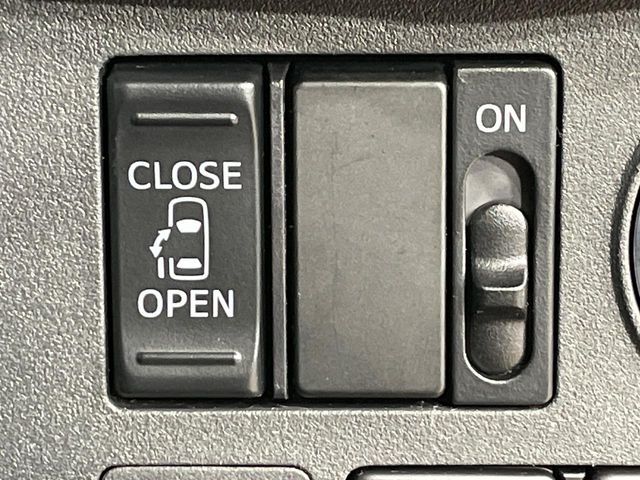 【パワースライドドア】スマートキーや運転席のスイッチでスライドドアの開閉が可能♪電動だから力を入れてドアを開ける必要が無く、小さいお子様でも、重い荷物を持っている時もラクに開け閉めできます♪