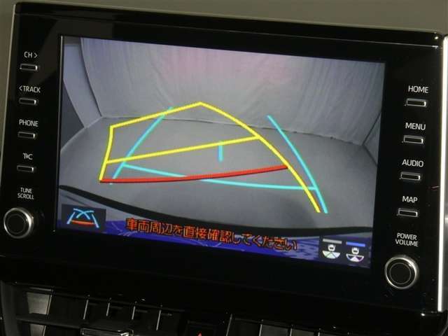 【バックカメラ】駐車時に後方がリアルタイム映像で確認できます。大型商業施設や立体駐車場での駐車時や、夜間のバック時に大活躍！運転スキルに関わらず、今や必須となった装備のひとつです！
