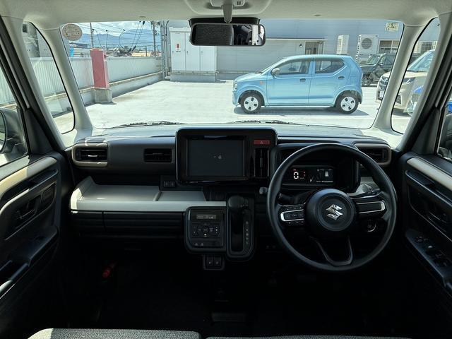 大きなフロントガラスで視認性がよく運転しやすい♪