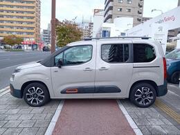 どんなクルマにも似てなくて、いちど見たら忘れられない