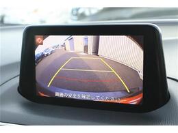 バックモニター付ですので、車庫入れも駐車もラクラクです。