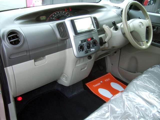 全車事故有無表記！メーター管理車で安心です♪運転席も綺麗でイイ感じです☆　なんと！クレジットカードでの支払いも出来ます☆お気軽にお声がけ下さい♪　車検2年満タンでこの価格！