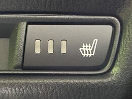 【シートヒーター】寒い日に重宝するシートヒーター！エアコンより早く温まってくれるので寒がりの人も安心ですね♪エアコンの温風は乾燥するから苦手、という方にもをおすすめです。